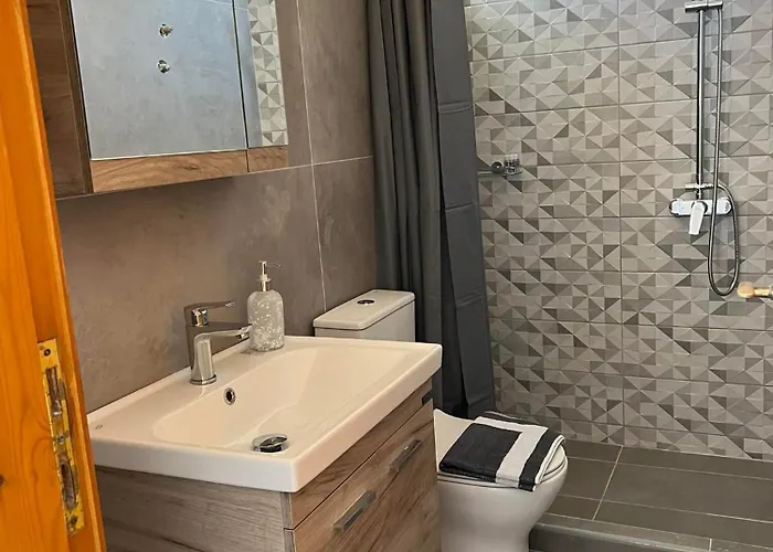 Apartament Ilias Nest 3 *